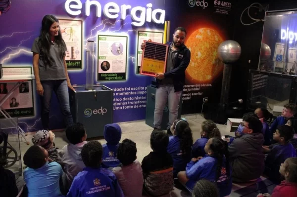 Caminhão Da Edp - Boa Energia Nas Escolas-Emeb Vila Zeferina.