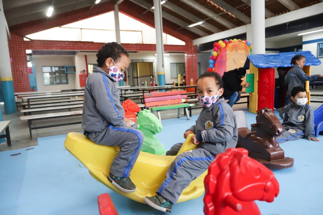 Aulas presenciais são retomadas para estudantes de 3 anos em Itaquá