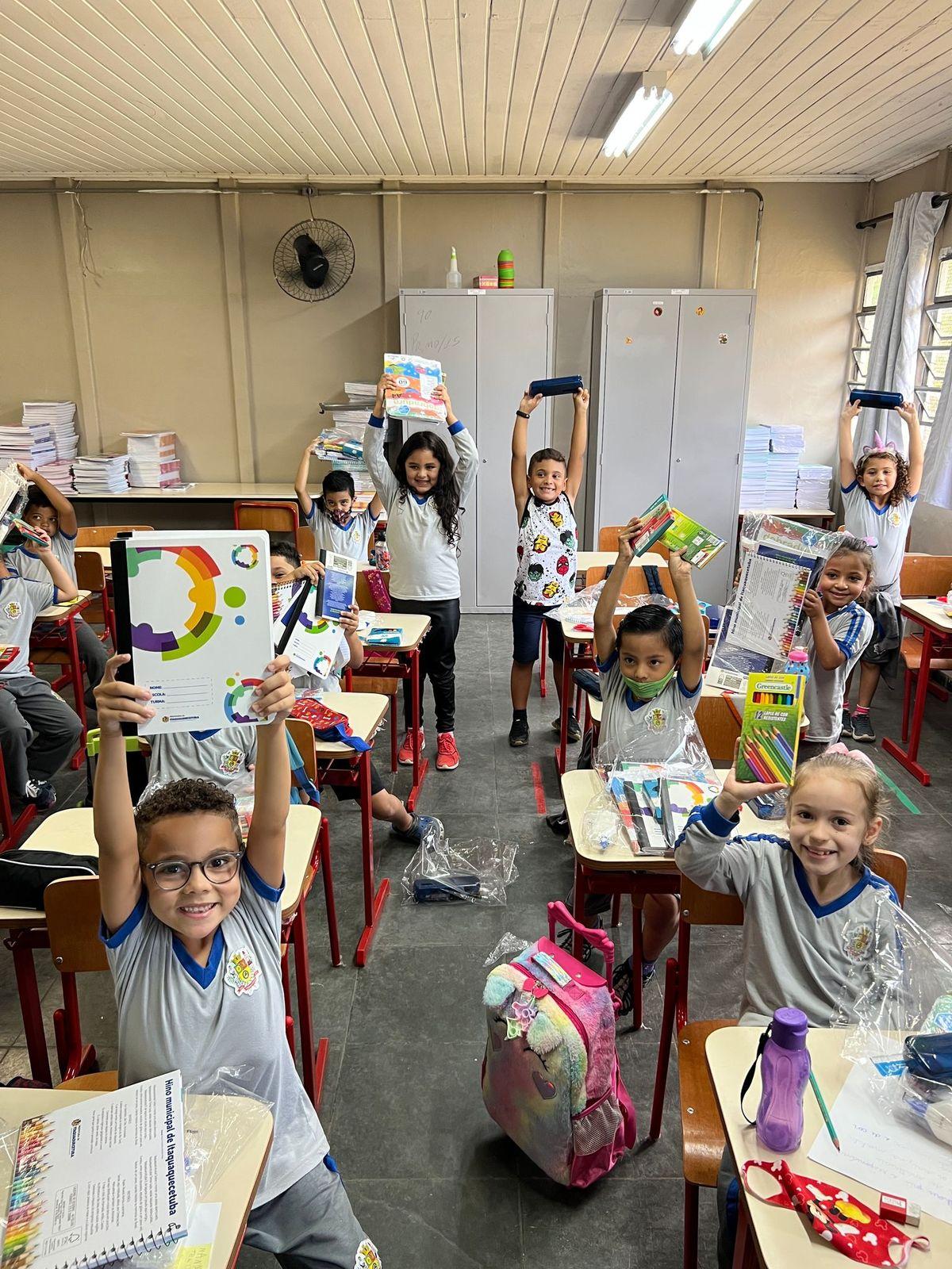 Aulas da Emeb Vereador Augusto dos Santos, em Itaquá, são retomadas em período integral