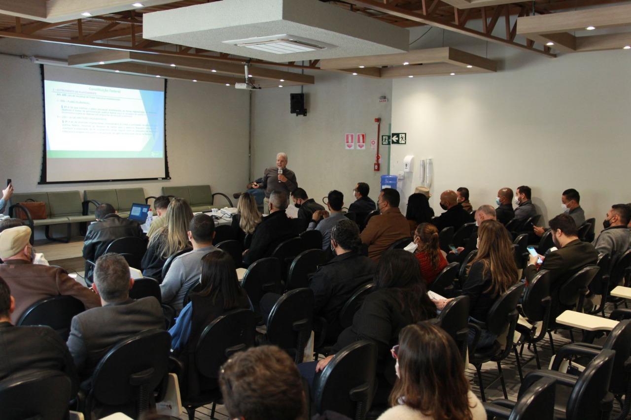 Educação de Itaquá recebe palestra sobre combate à desinformação nesta terça (24)