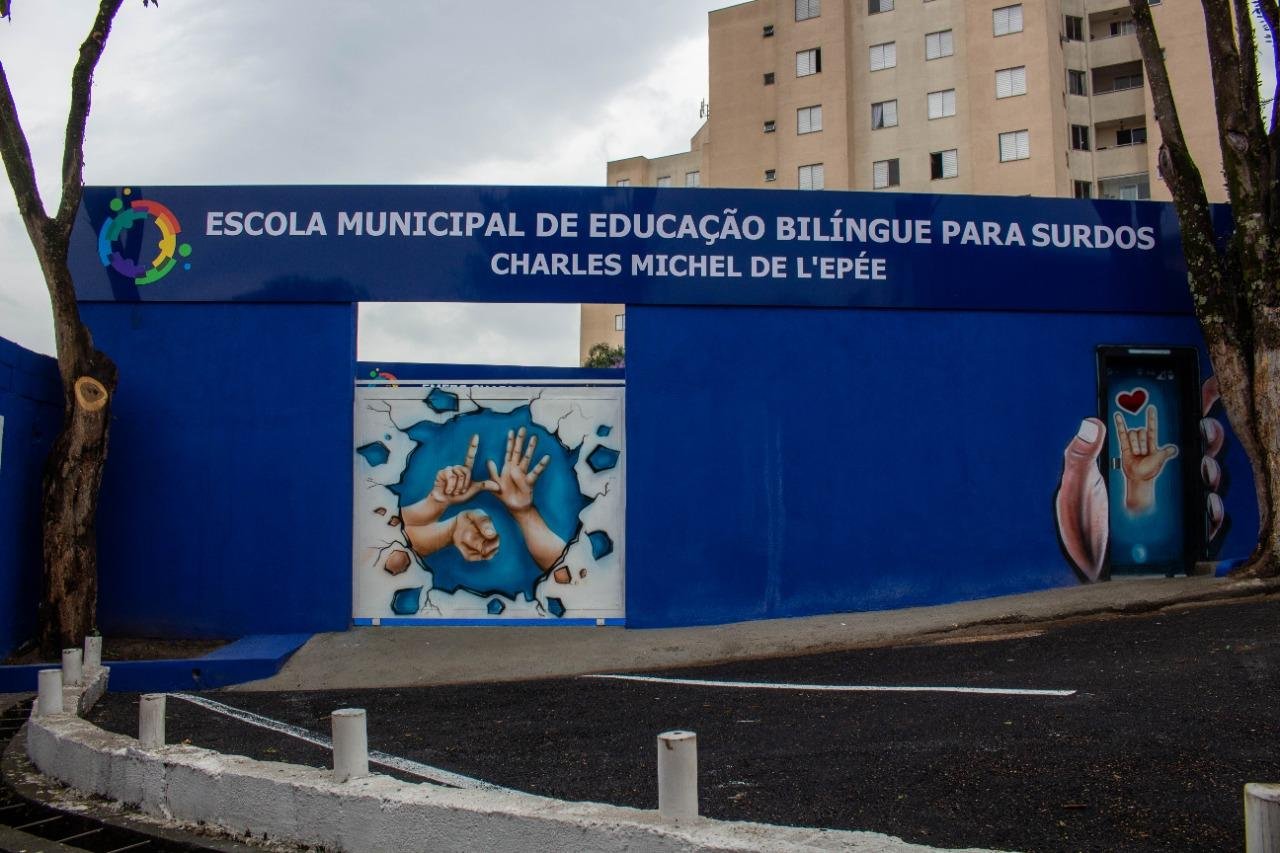 Itaquaquecetuba ganha escola de educação bilíngue para surdos