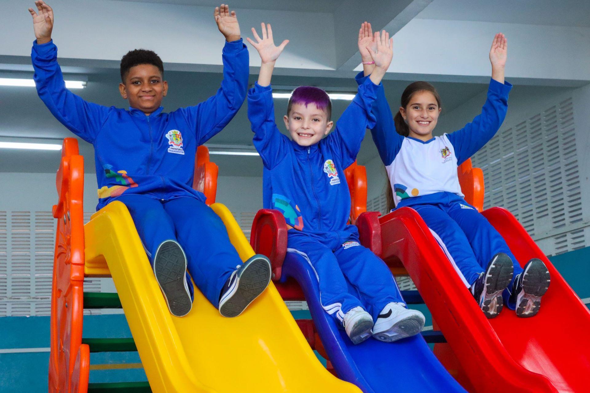 Itaquaquecetuba inicia entrega do kit inverno do uniforme escolar   