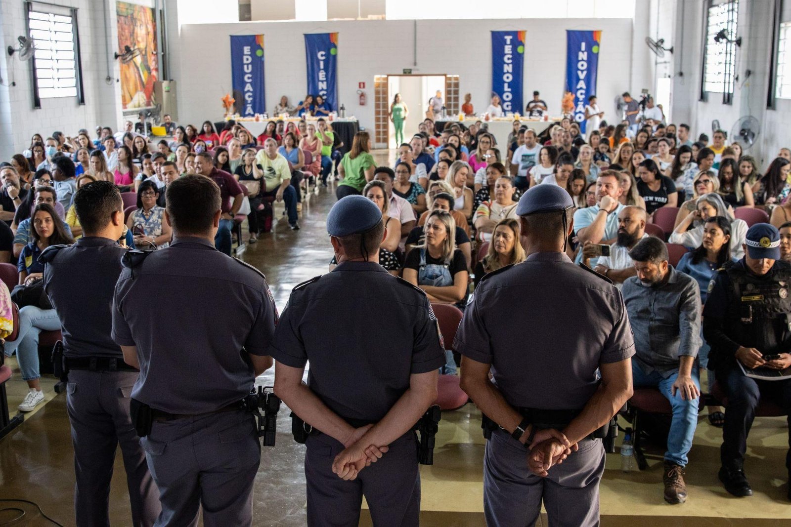 Prefeitura se reúne com o Governo do Estado para traçar estratégias de segurança em escolas