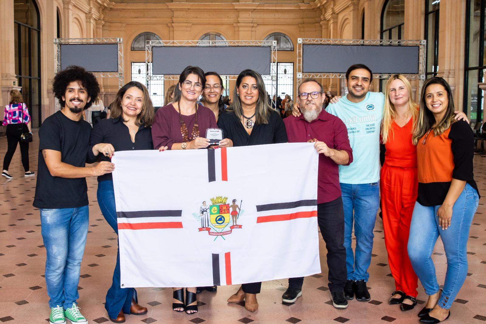 Educação recebe prêmio de fluência leitora de programa estadual