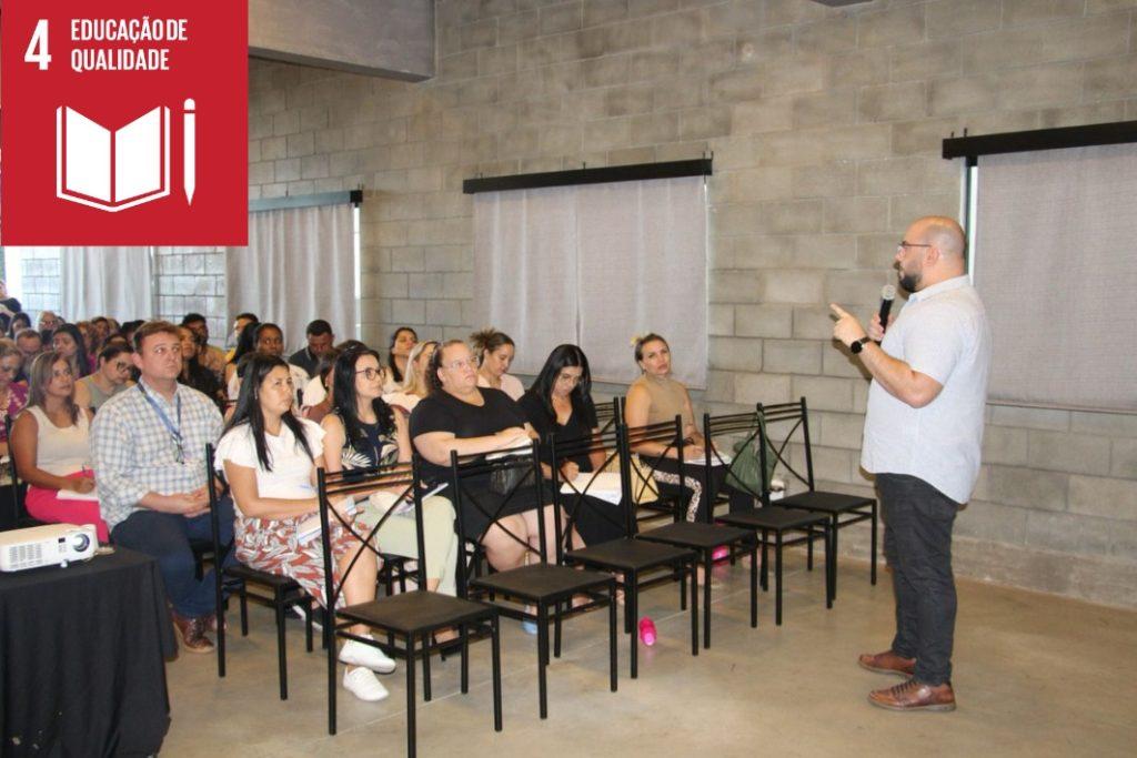 Itaquá promove formação continuada para profissionais da Educação