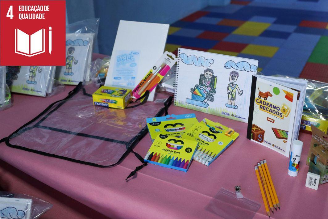 Kits de material escolar chegam às creches e pré-escolas